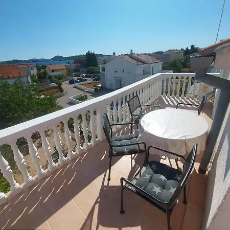 Toni Apartament Srima