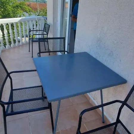 Toni شقة سريما